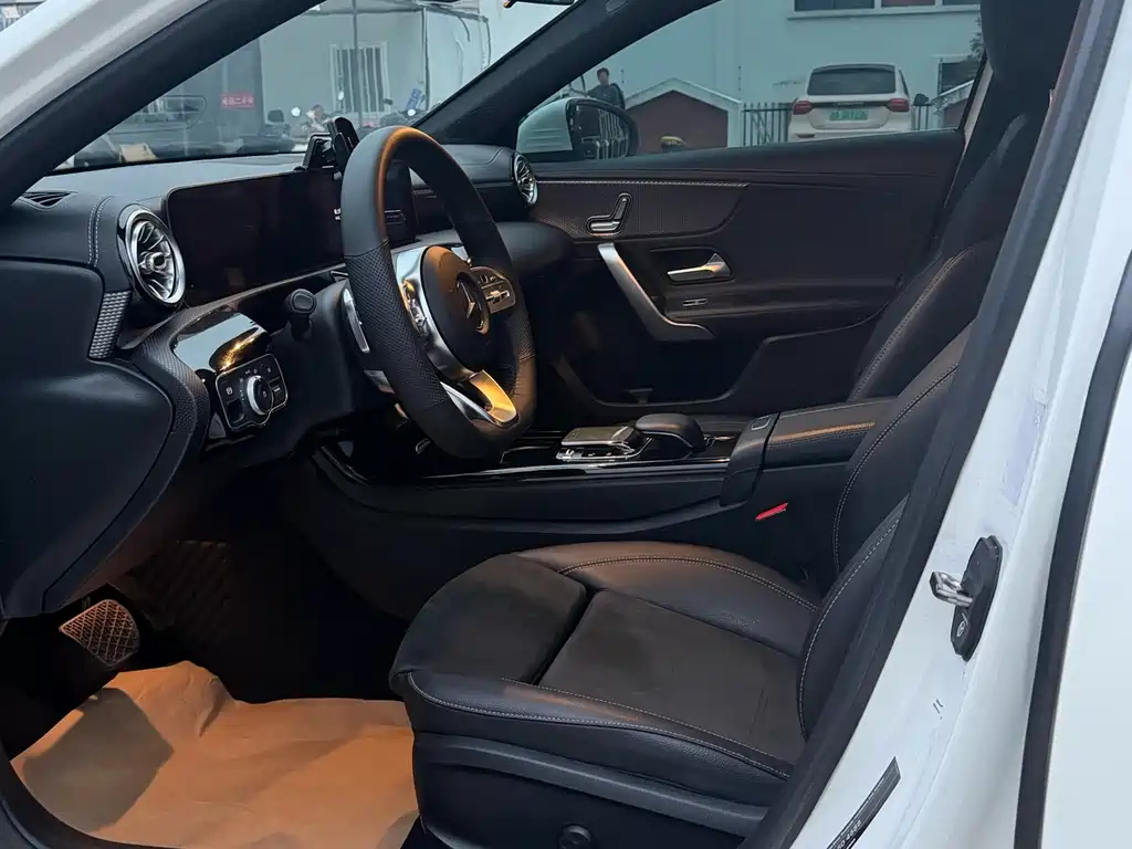 Mercedes-Benz A-Class 2020 — фото 4
