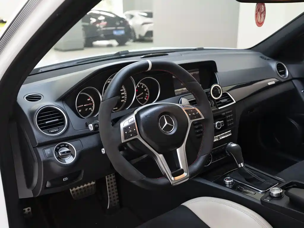 Mercedes-Benz C-Class AMG 2014 — фото 9