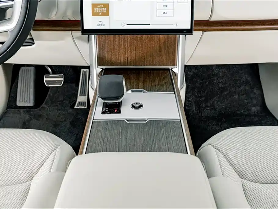 Land Rover Range Rover 2025 — фото 14
