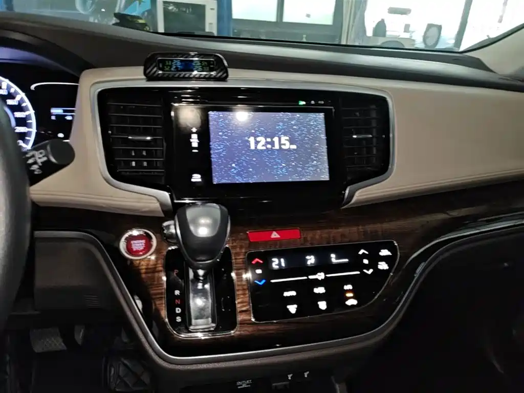 Honda Odyssey 2017 — фото 13
