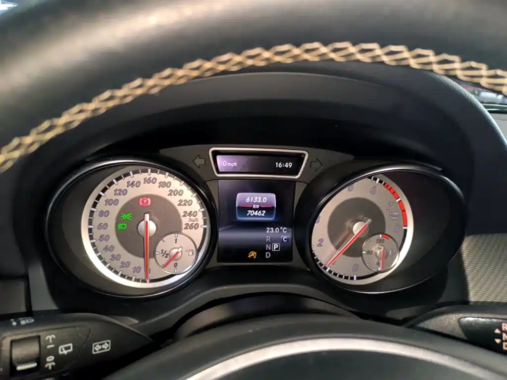 Mercedes-Benz GLA 2017 — фото 12