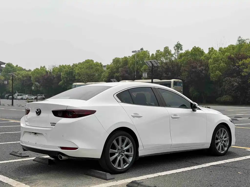 Mazda 3 Angkesela 2020