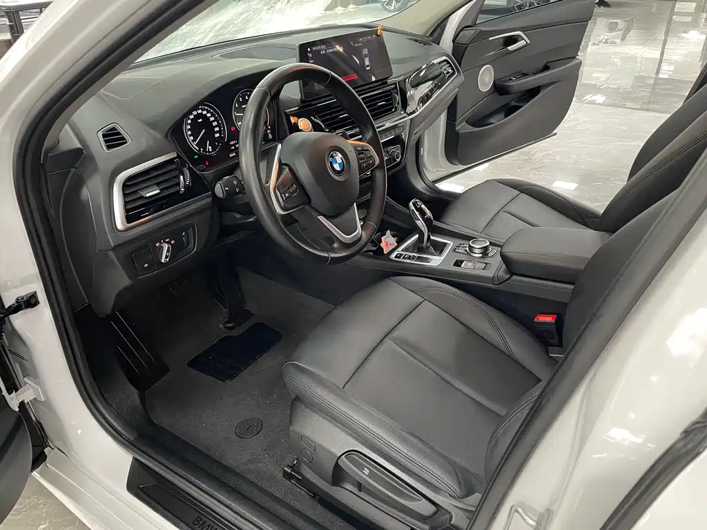 BMW 1 Series 2023