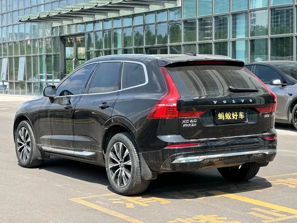 Volvo XC60 2024 — фото 5