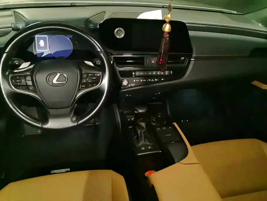 Lexus ES 2021 — фото 12