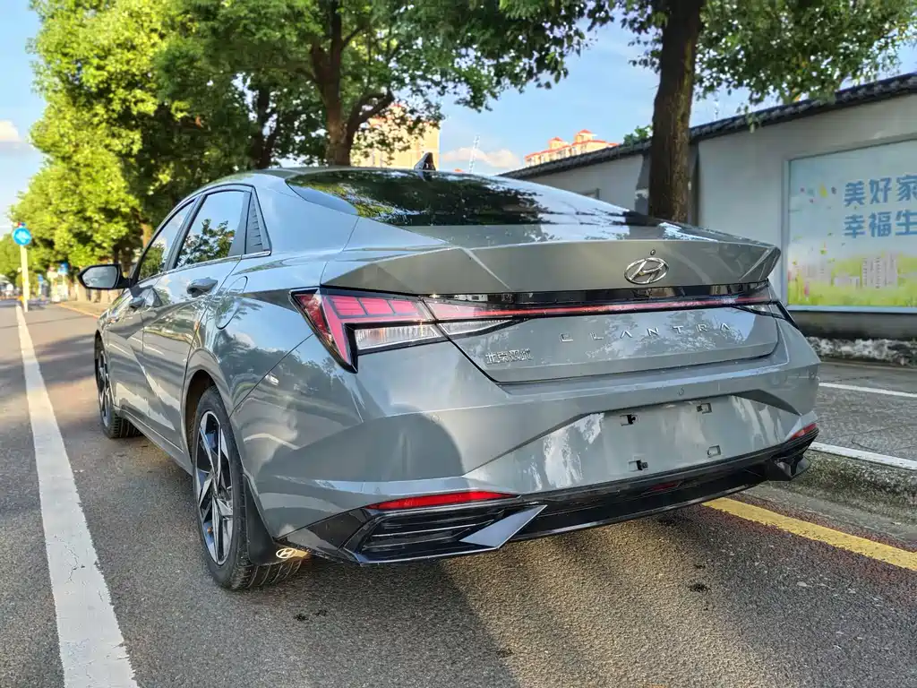 Hyundai Elantra 2021