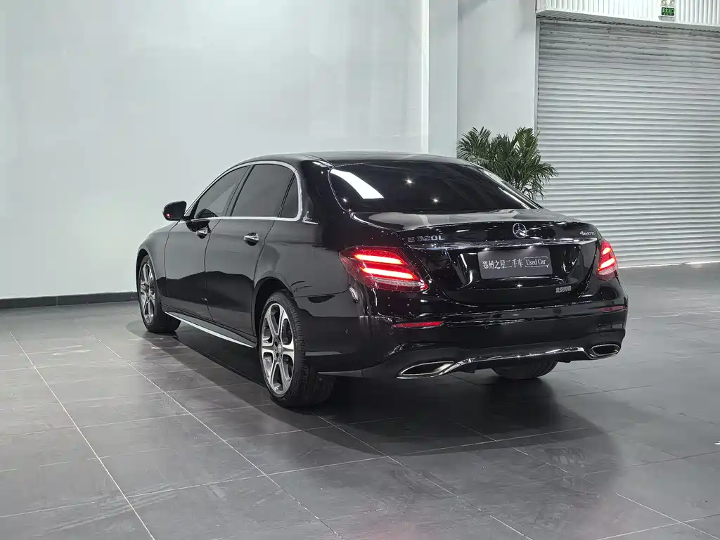 Mercedes-Benz E-Class 2017 — фото 15
