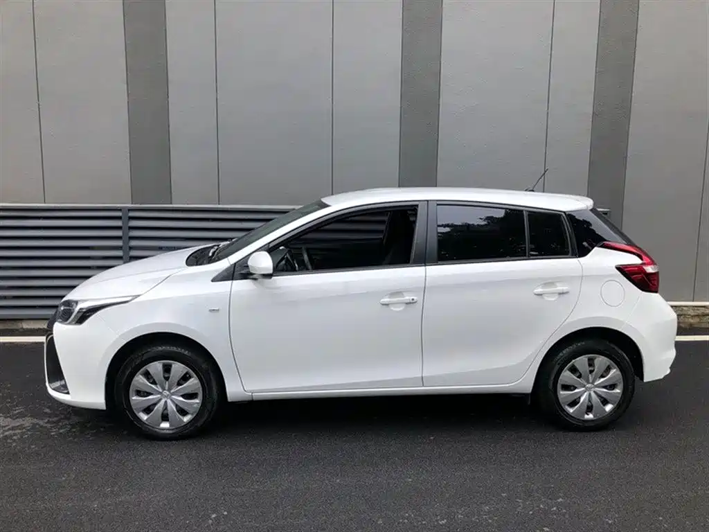 Toyota Yaris L 2019 — фото 11