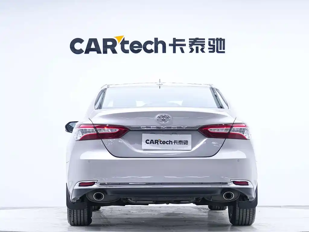 Toyota Camry 2024 — фото 3