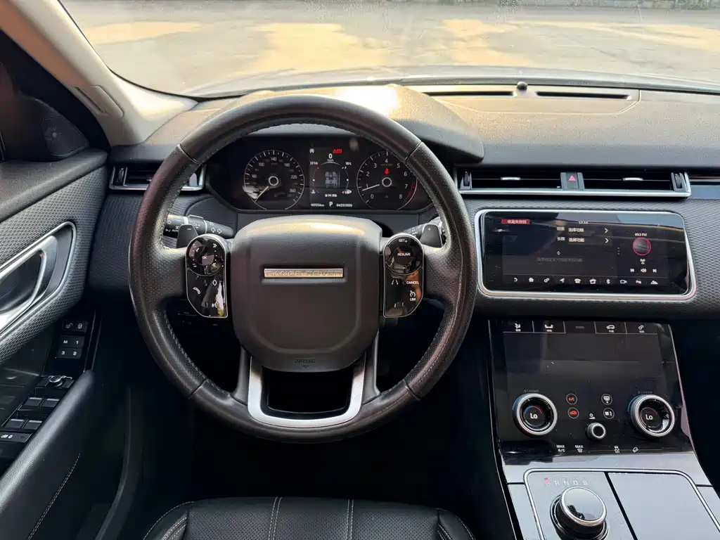 Land Rover Velar 2018 — фото 11