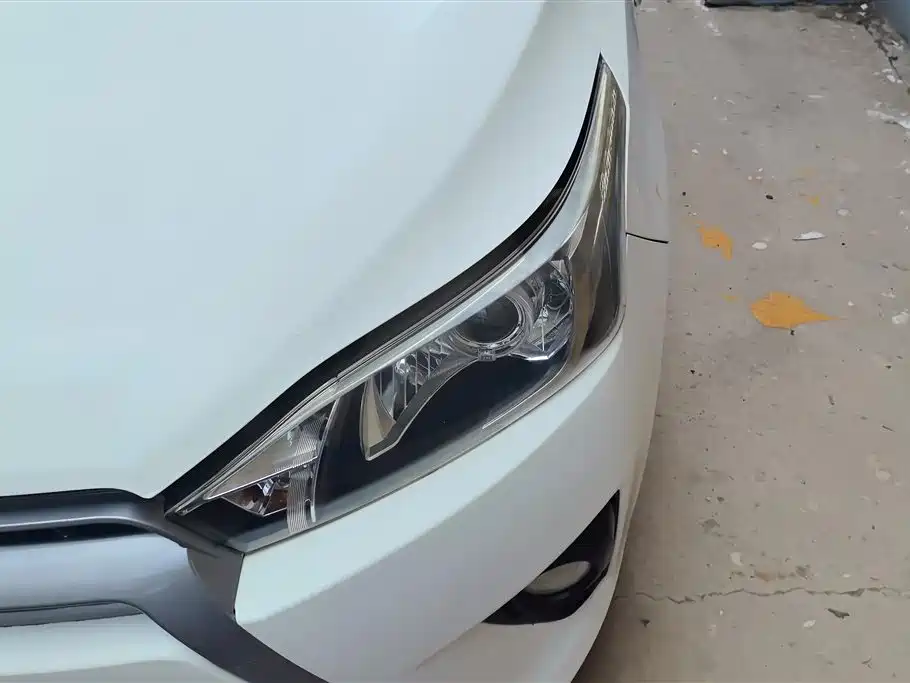 Toyota Yaris L 2015 — фото 4