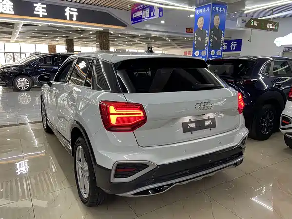 Audi Q2L 2023