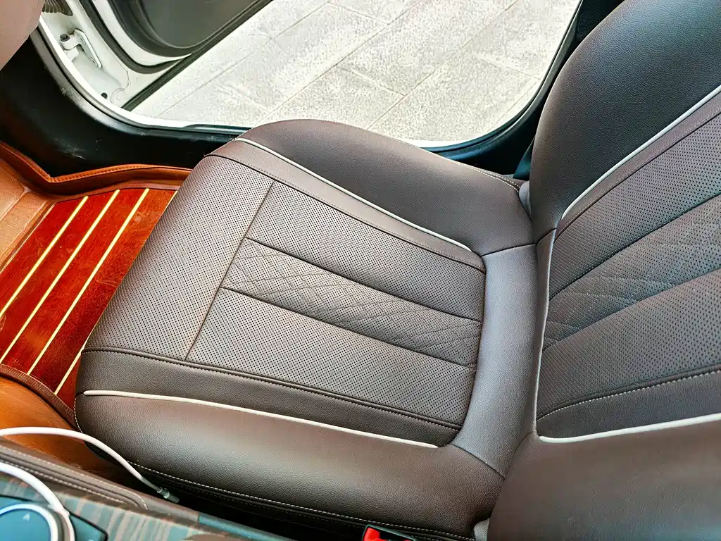 BMW 5 Series 2021 — фото 17