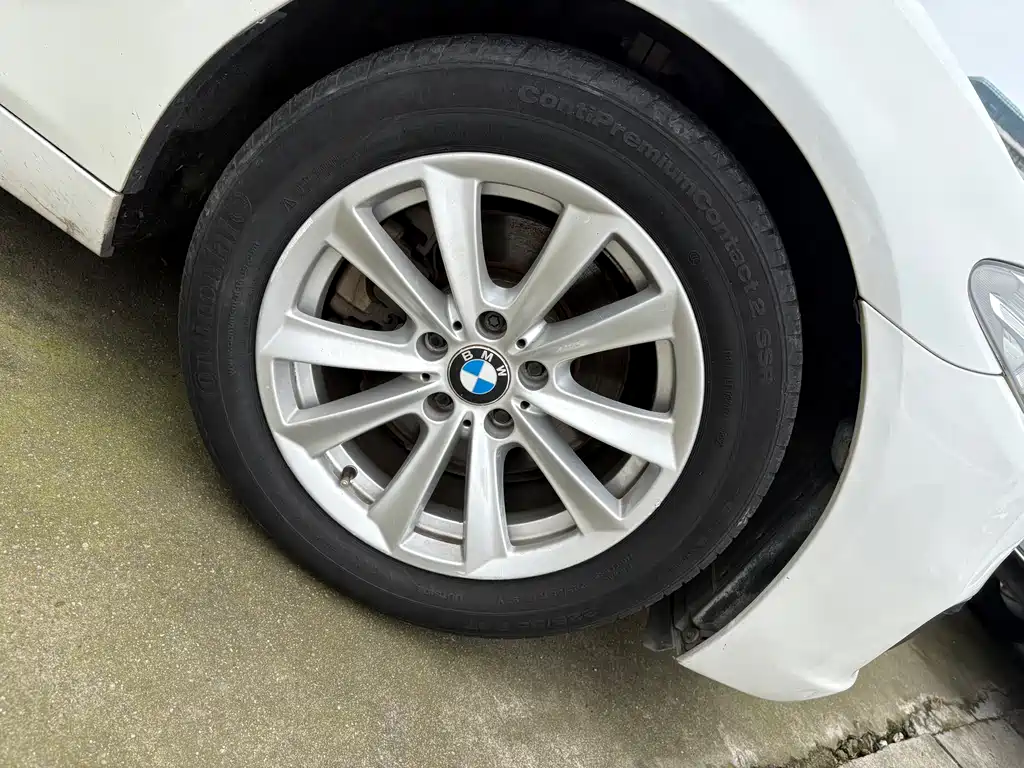 BMW 5 Series 2015 — фото 12