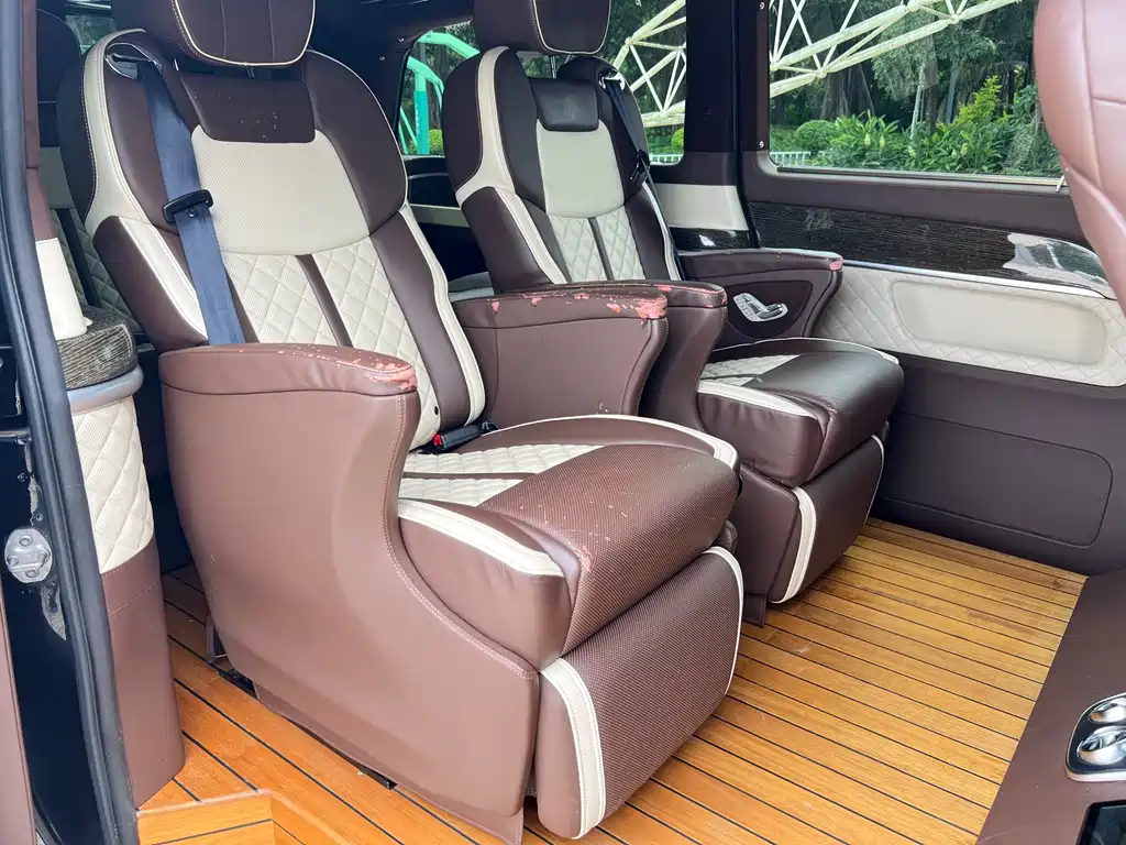 Mercedes-Benz V-Class 2019 — фото 13