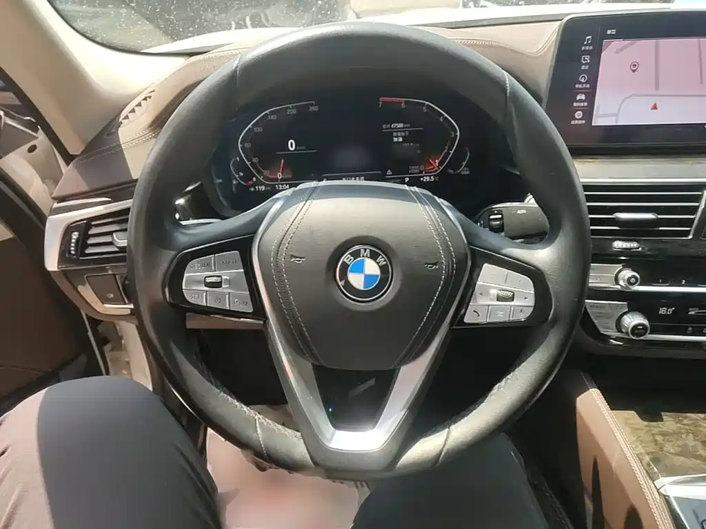 BMW 5 Series 2021 — фото 11