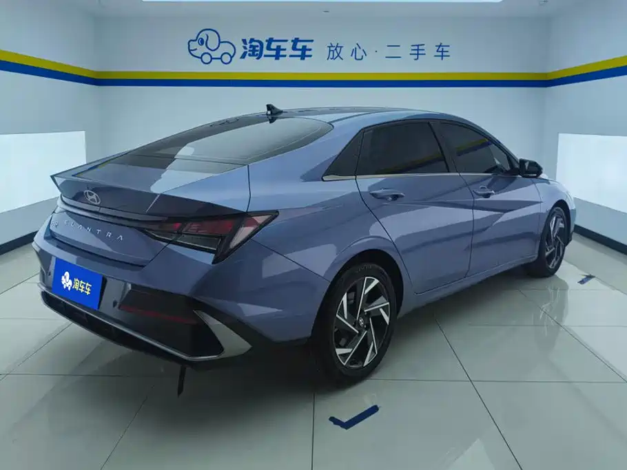 Hyundai Elantra 2024