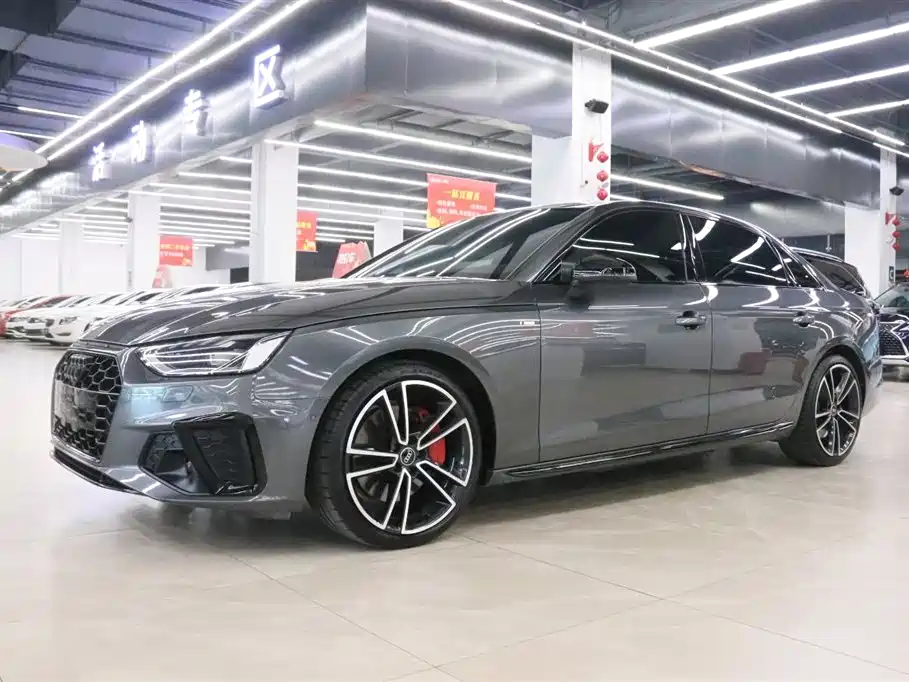 Audi A4L 2023 — фото 1