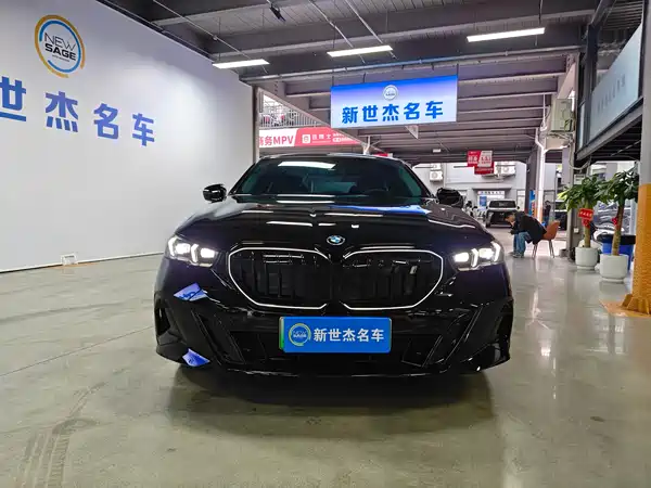 BMW i5 2025