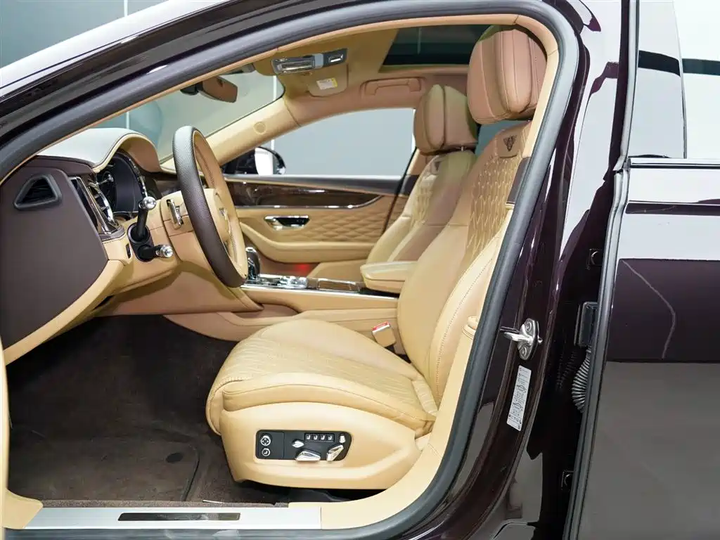 Bentley Flying Spur 2022 — фото 10