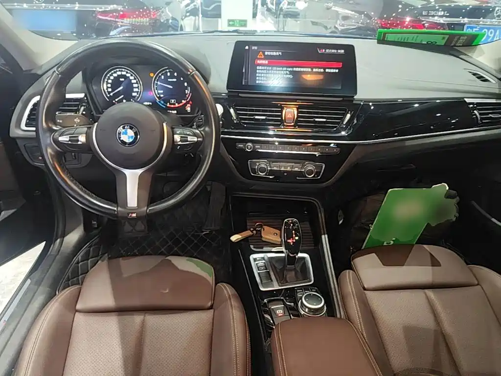 BMW 1 Series 2021 — фото 10