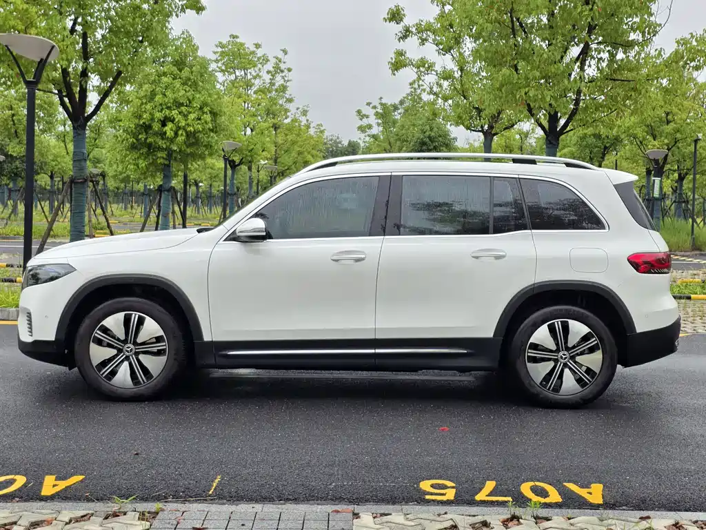 Mercedes-Benz EQB 2023