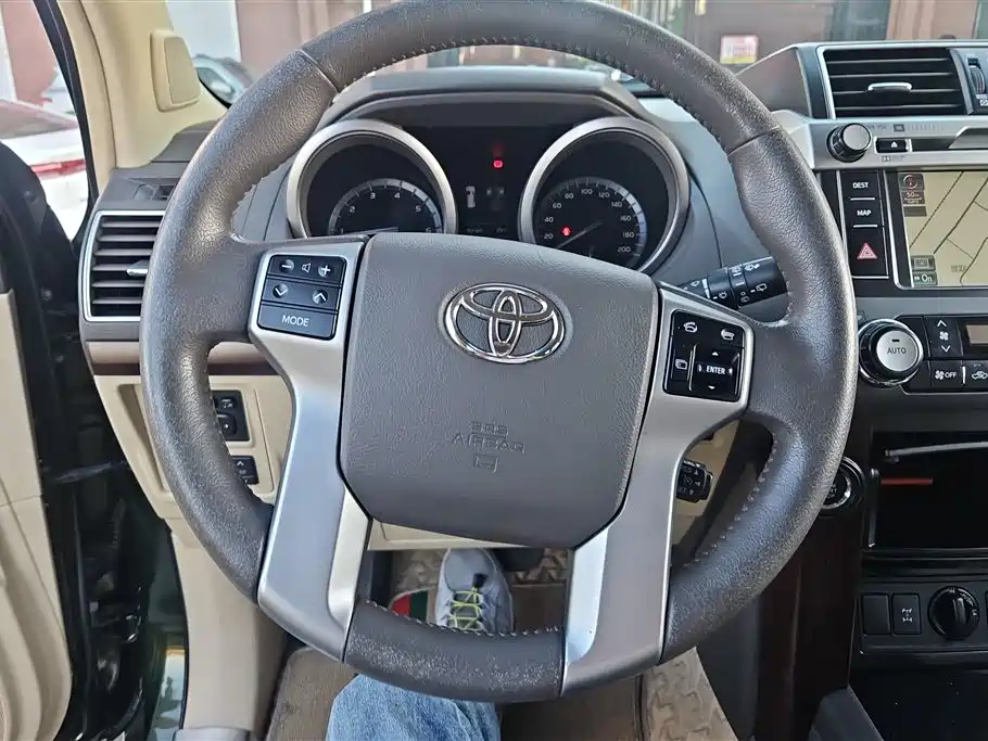 Toyota Prado 2014 — фото 15