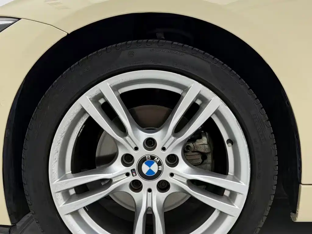 BMW 3 Series 2018 — фото 11