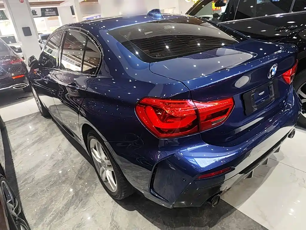 BMW 1 Series 2021