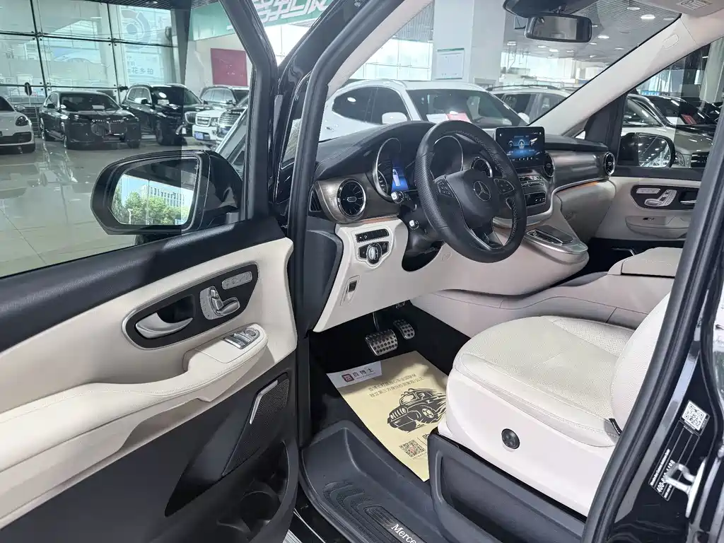 Mercedes-Benz V-Class 2020 — фото 3
