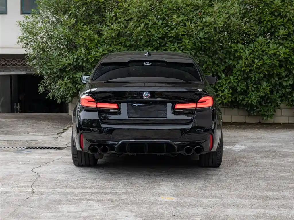 BMW M5 2021