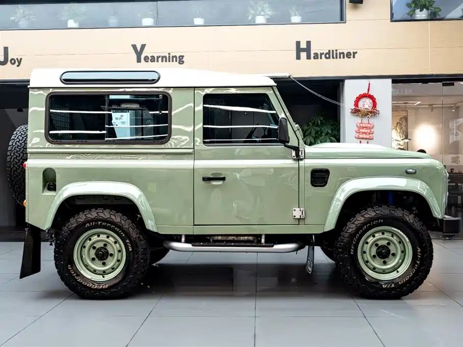 Land Rover Defender 2017 — фото 3