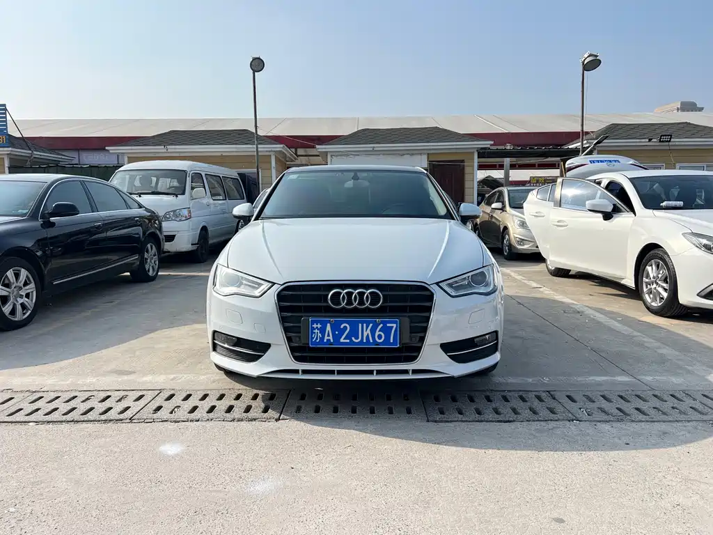 Audi A3 2015 — фото 1