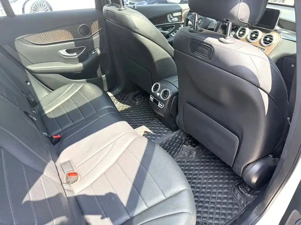 Mercedes-Benz GLC 2017 — фото 10