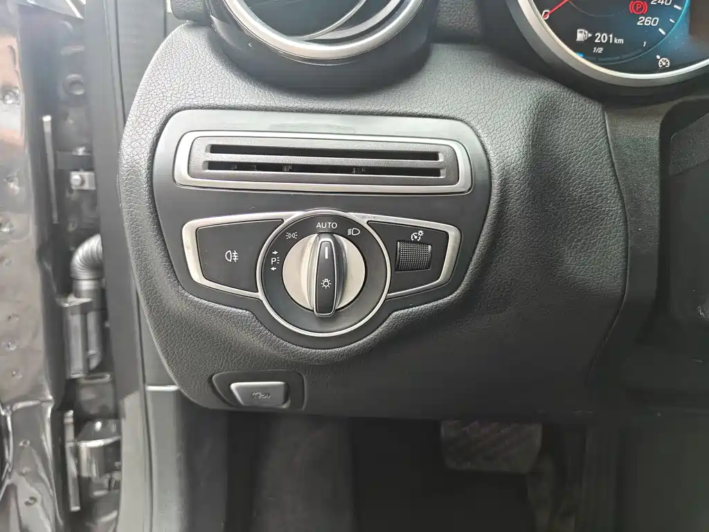 Mercedes-Benz C-Class 2021 — фото 17
