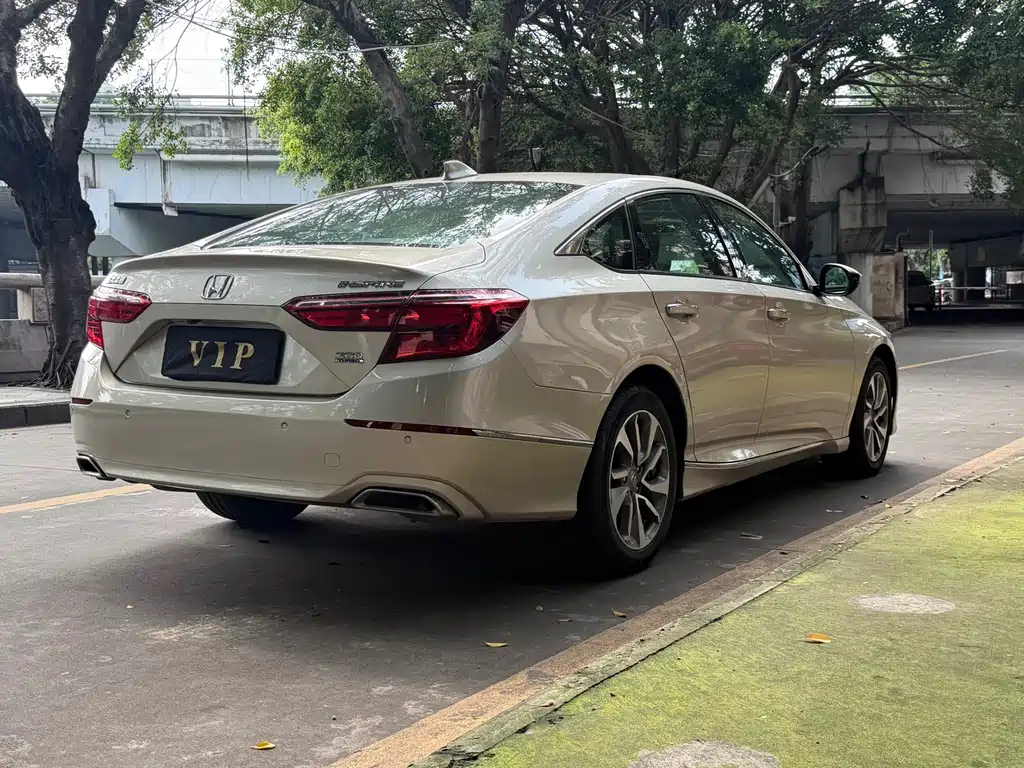 Honda Inspire 2020 — фото 10