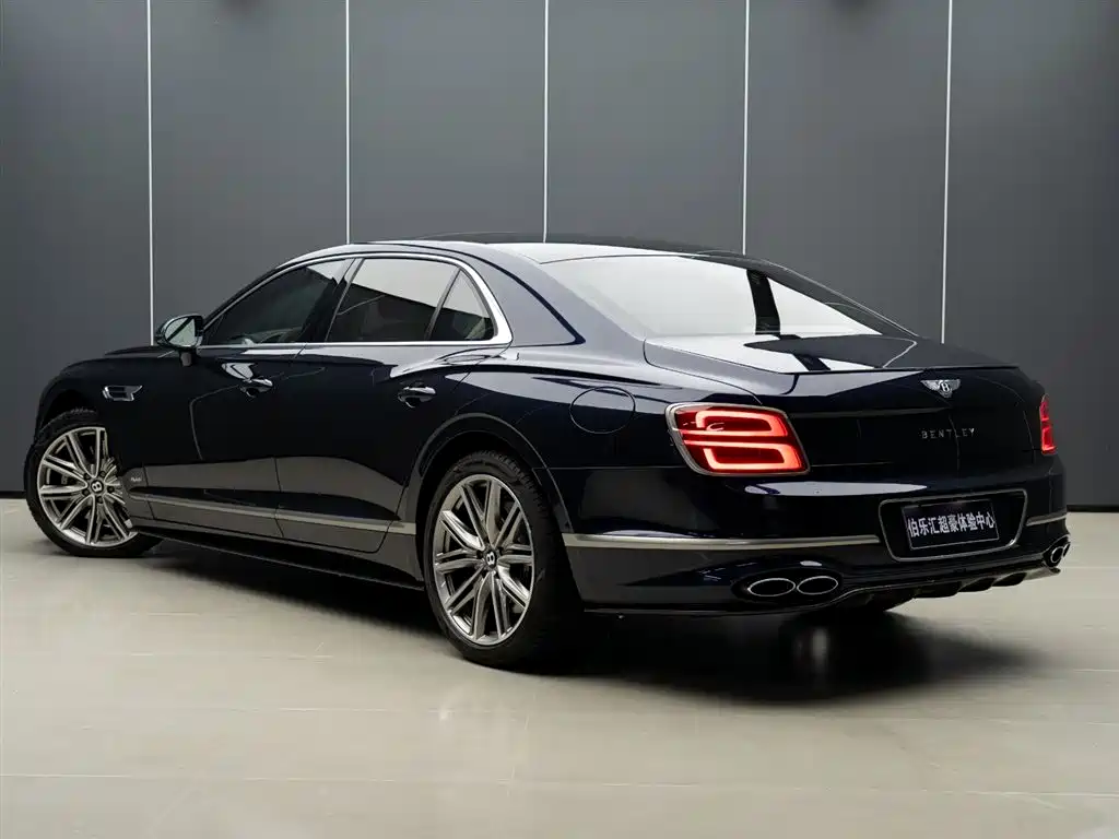 Bentley Flying Spur PHEV 2023 — фото 4