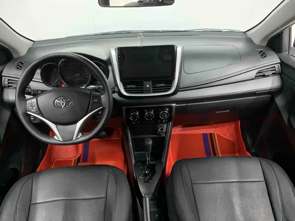 Toyota Yaris L 2022 — фото 10