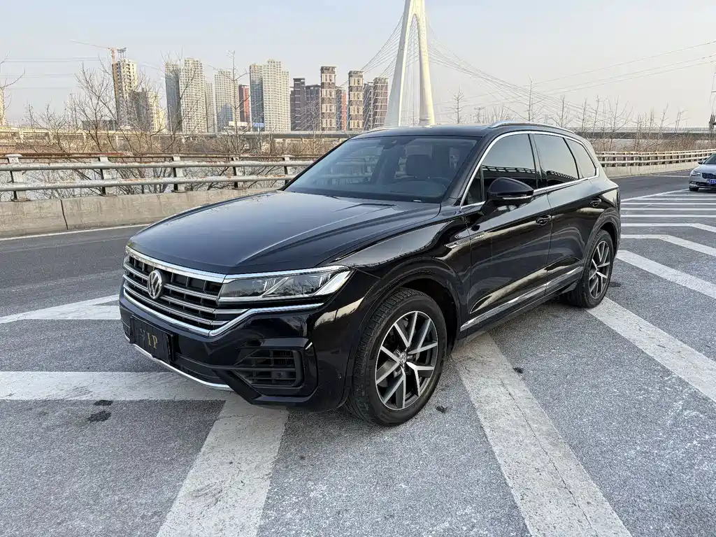 Volkswagen Touareg 2019 — фото 1