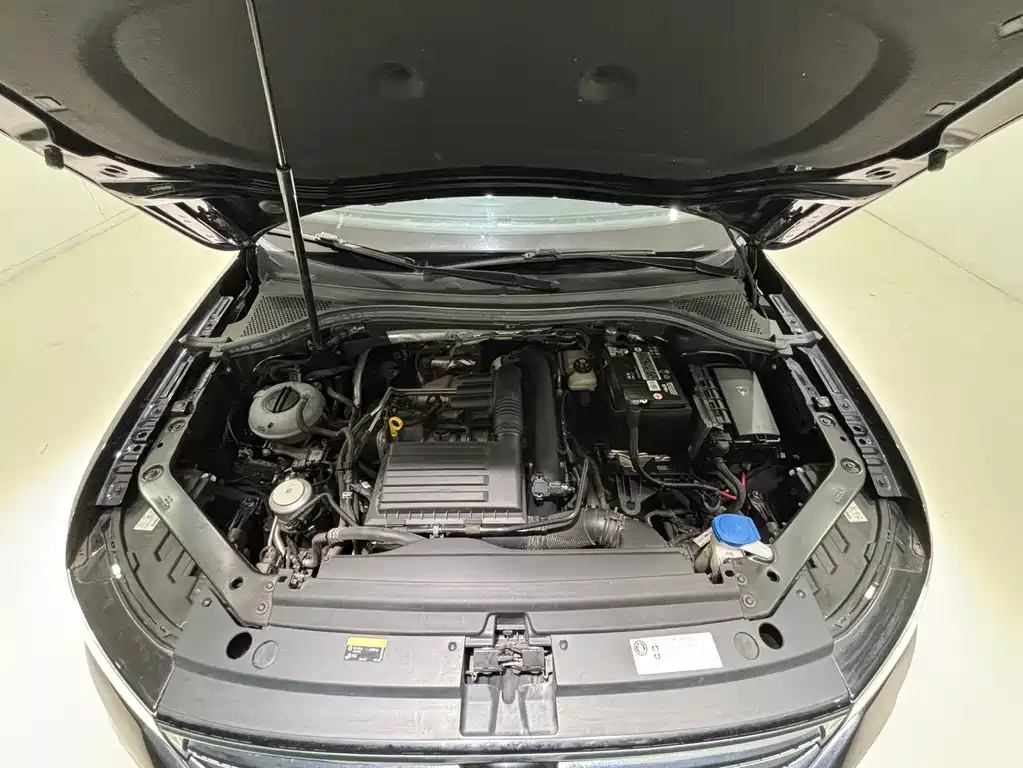 Volkswagen Tiguan L 2023 — фото 18