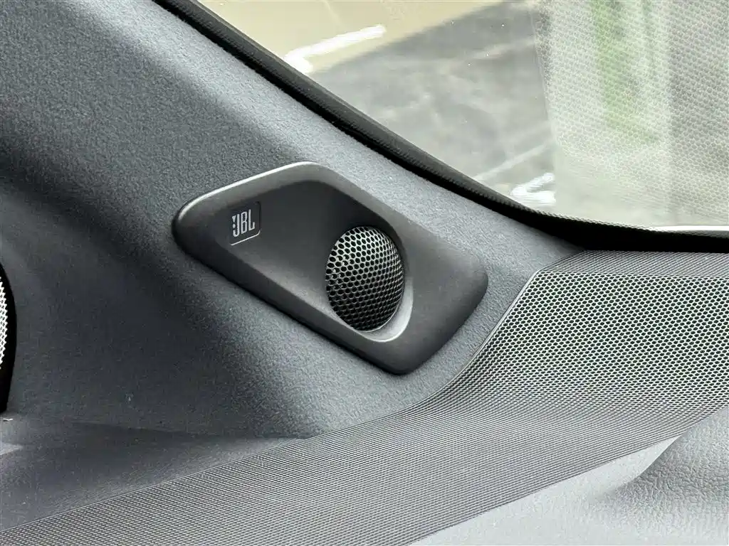Toyota Alphard 2024 — фото 12
