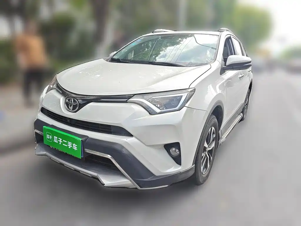 Toyota RAV4 2019 — фото 2