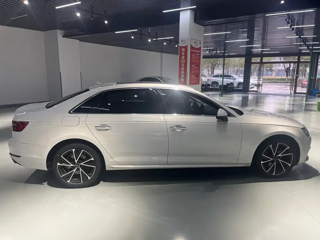 Audi A4L 2018 — фото 7