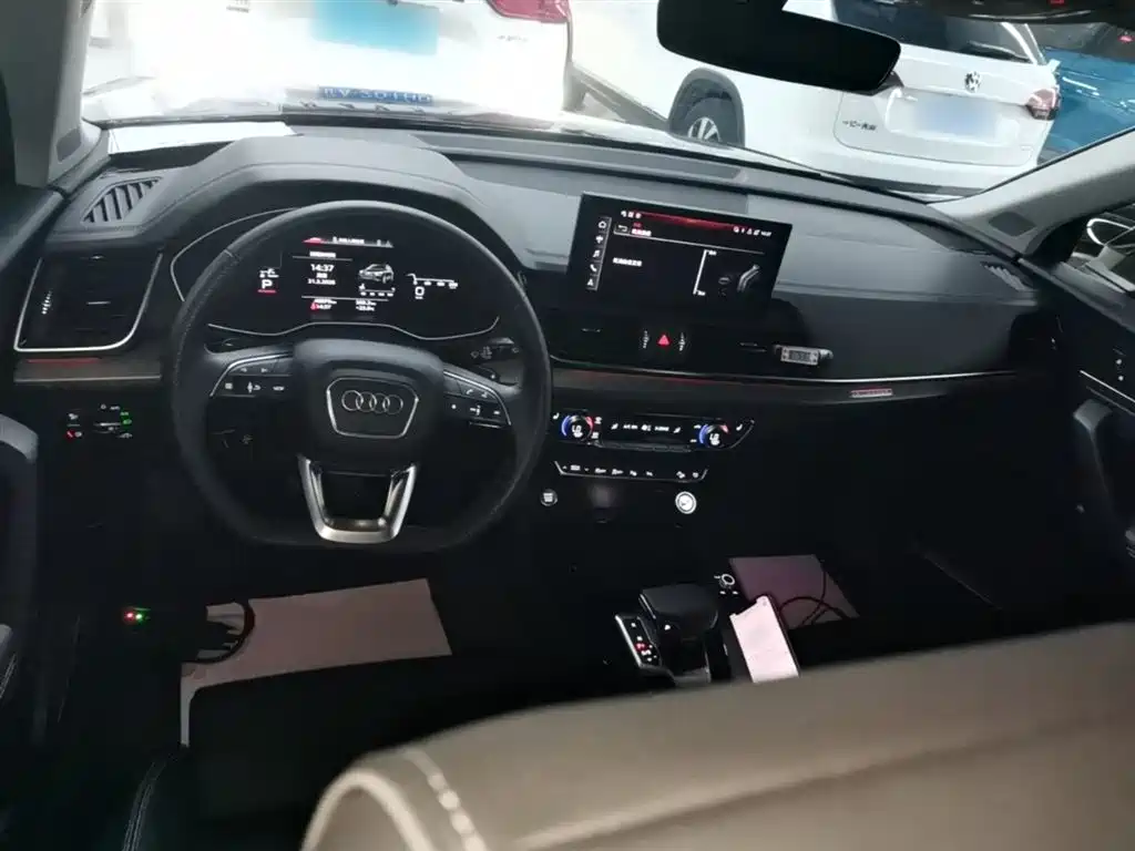 Audi Q5L 2023 — фото 10