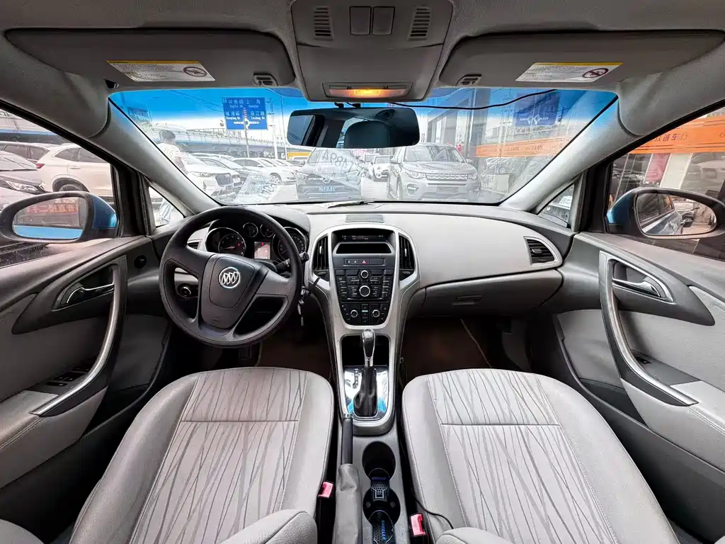 Buick Excelle 2013 — фото 5