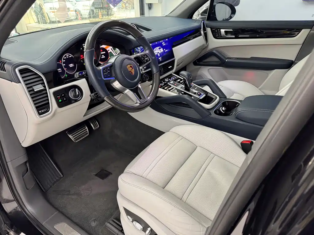 Porsche Cayenne 2018 — фото 21