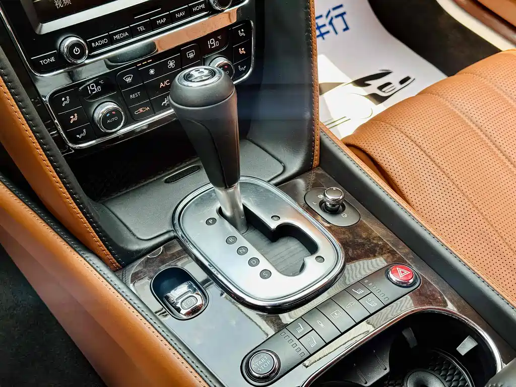 Bentley Flying Spur 2014 — фото 9