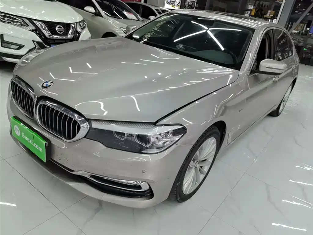 BMW 5 Series 2018 — фото 1