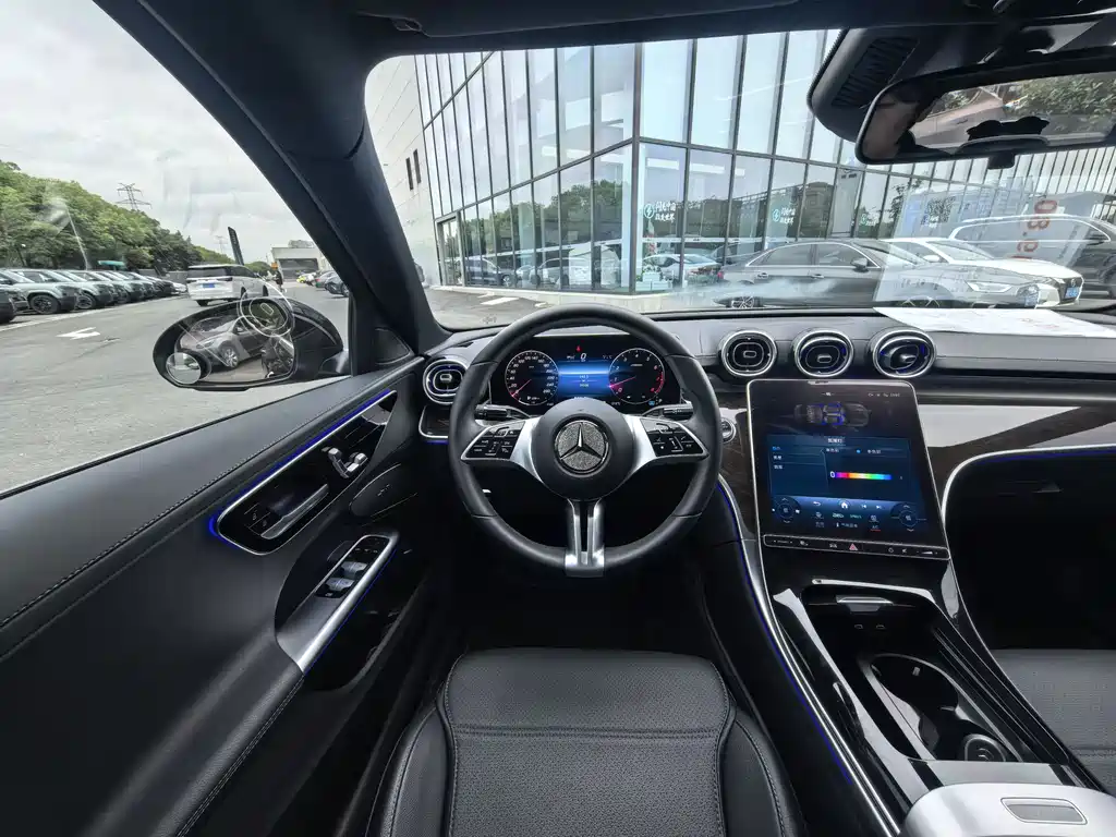 Mercedes-Benz C-Class 2023 — фото 13