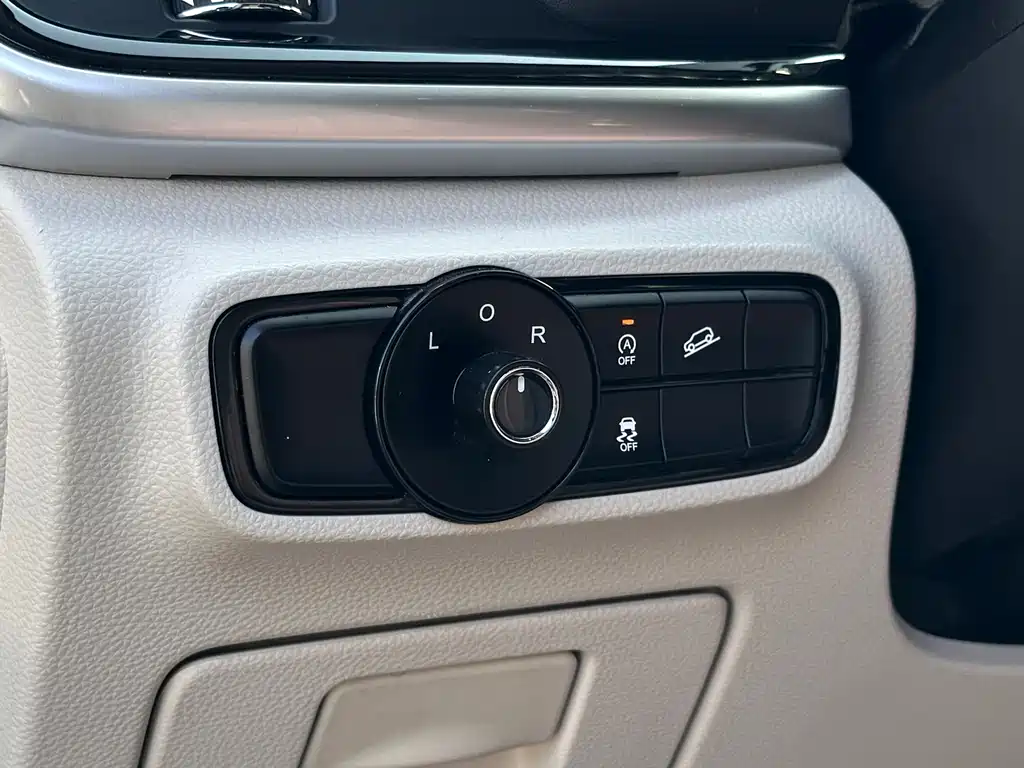 GAC Motor Trumpchi M8 2018 — фото 10